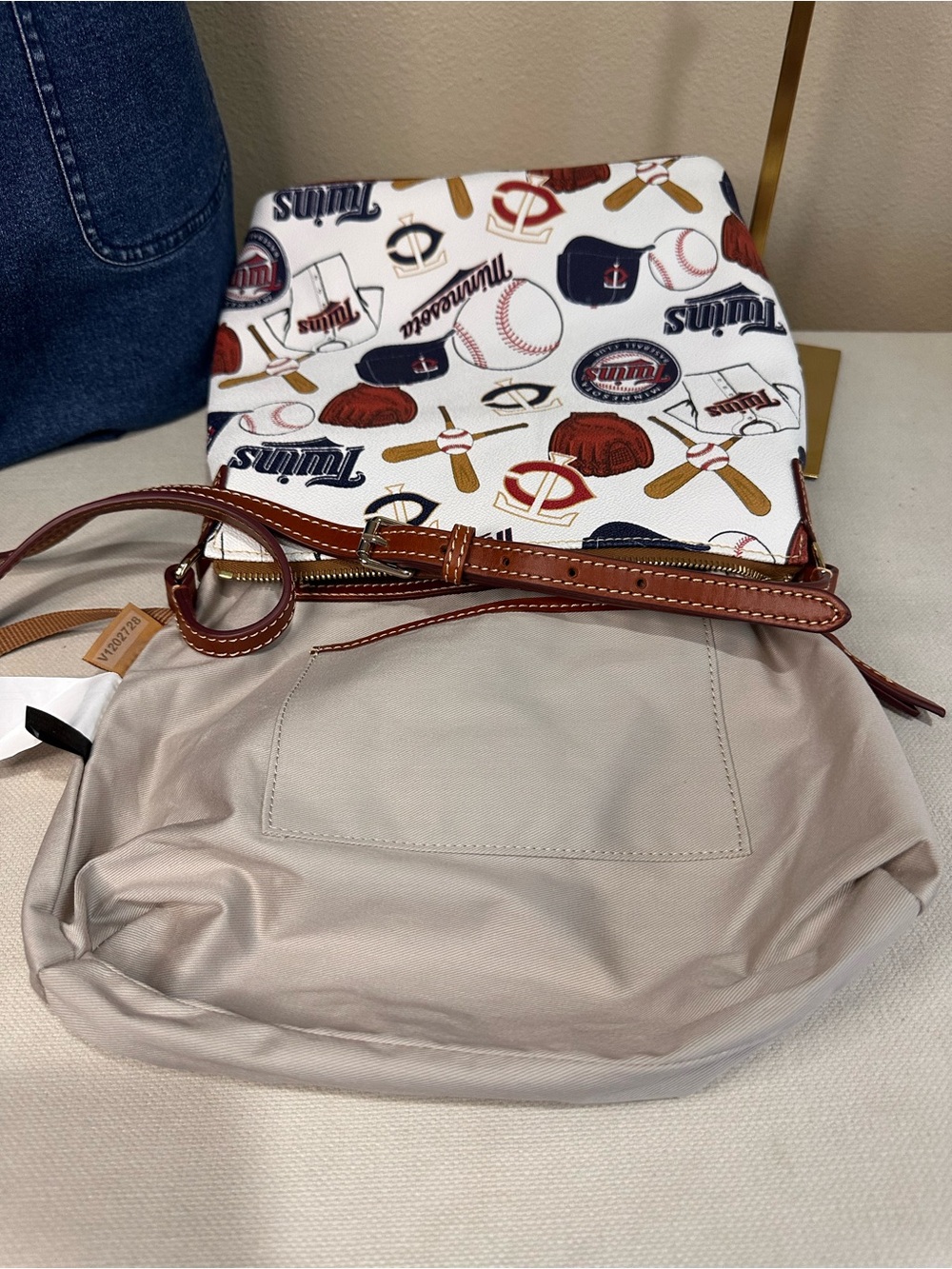 Dooney & Bourke Women's MLB Minnesota Twins Suki Crossbody Bag - Picture 12 of 16
